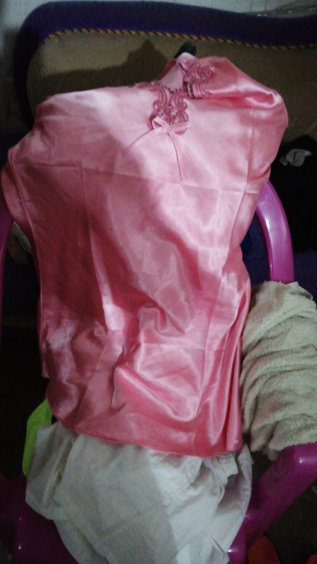 不错,衣服穿着很舒服,很滑手感也可以,可惜我女朋友穿了两天我们就分手了,以后再也穿不着了,衣服没有毛病,