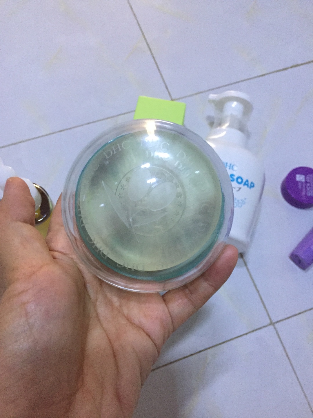 DHC产品很好用,赶上618号活动,价格实惠,套装太合适了,每一件内含品都价格不菲,实诚实的诚意,送给朋友一套,自己留一套,高端大气,品质,值得信赖,会一直在买下去的!