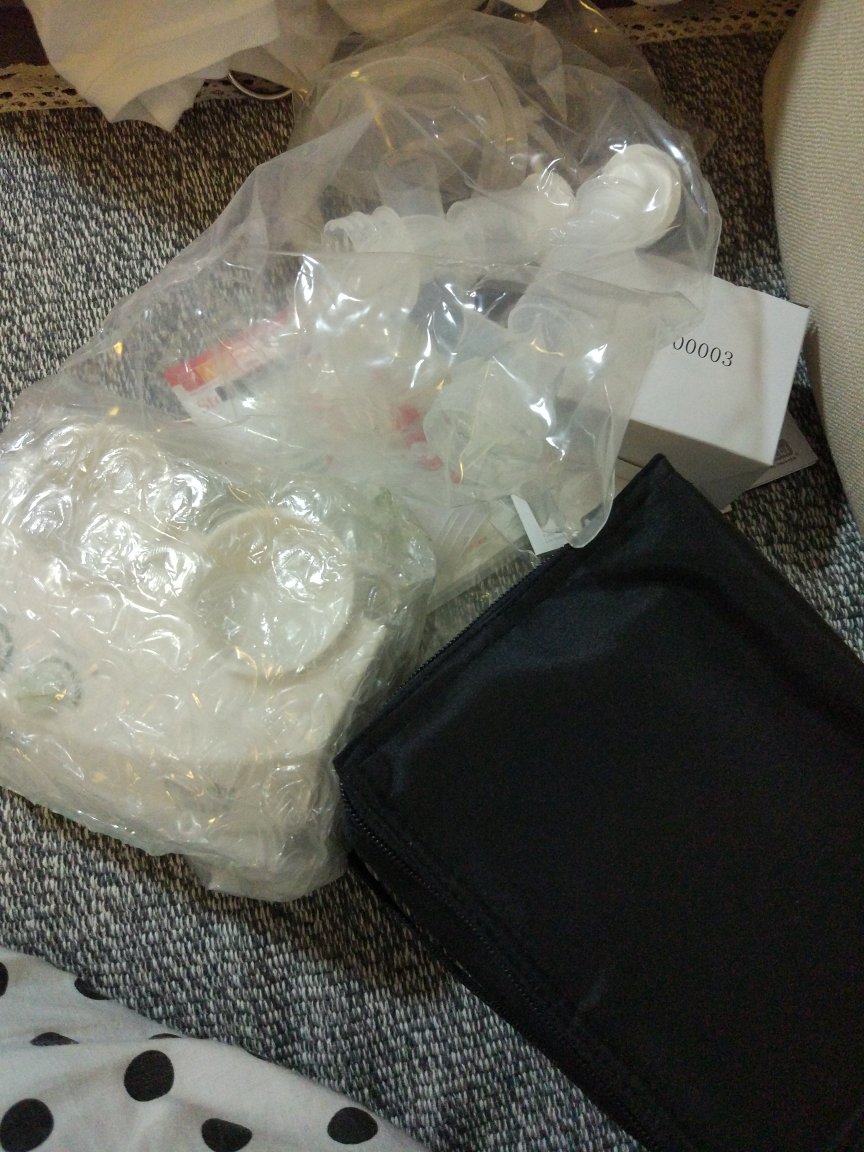 同事推荐了阿美达吸奶器,赶上活动买了一套,现在怀孕中,等生完才能看效果。
