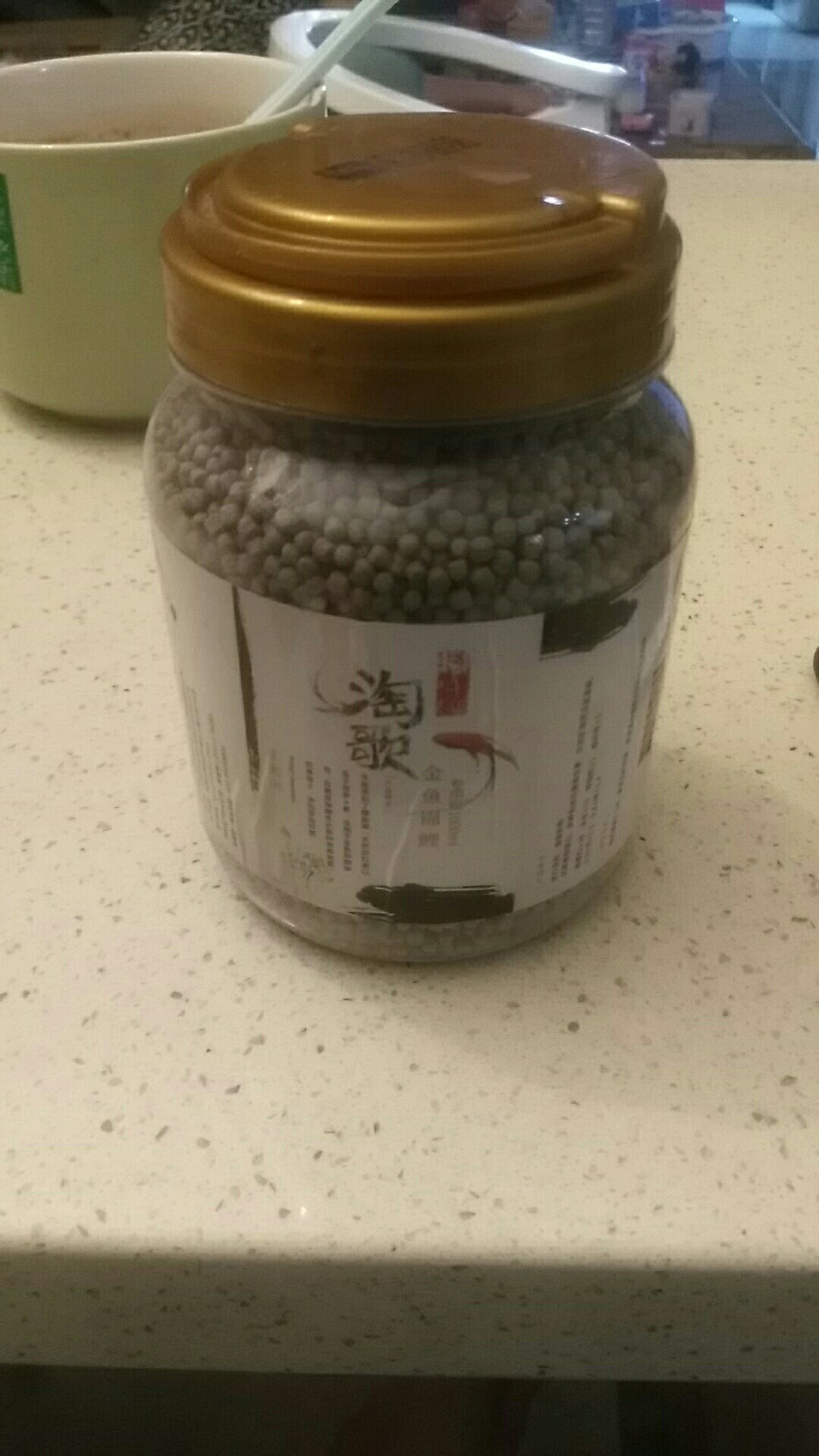 本以为好大一桶,谁知慢小的。希望鱼儿喜欢吃
