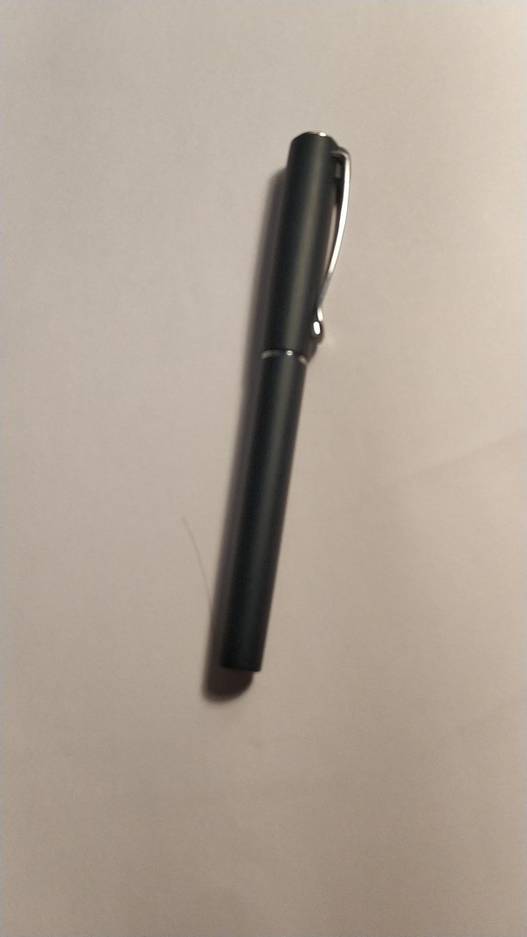 钢笔还不错,不过有点细,还行吧
