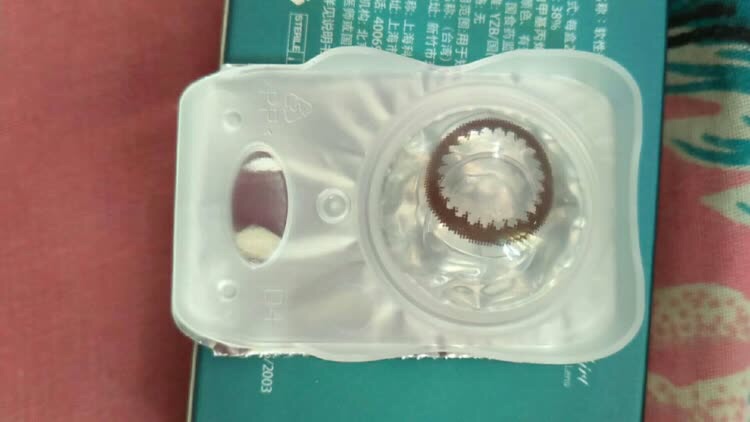 佩戴起来很自然,有点干,眼睛本身的问题。