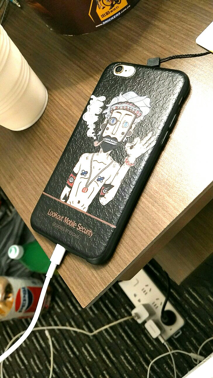 很喜欢浮雕设计的手机壳,用着很舒服啦