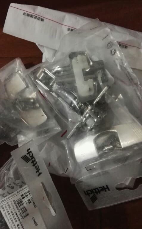 为了新装修的房子,定做柜子不包括铰链等五金,买了好多铰链,大概花了三千多元,份量很重,希望经久耐用