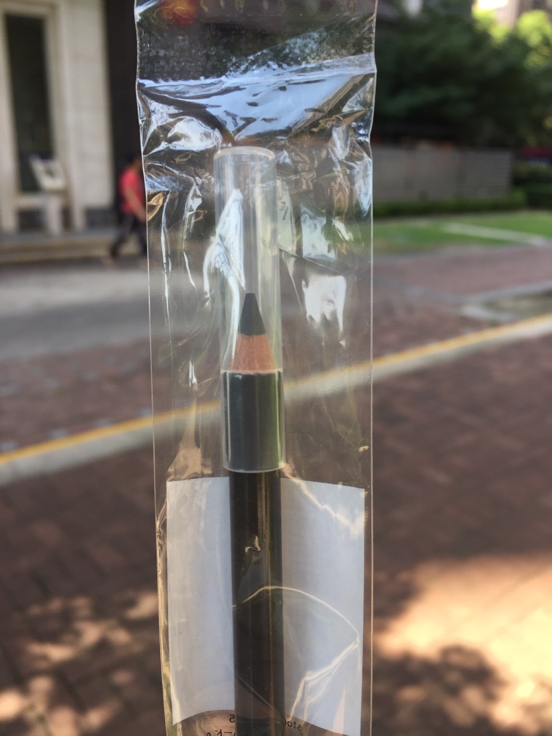 是我想要的颜色,不是真的深灰,偏一点点褐色,但是画出来非常自然,超级喜欢。