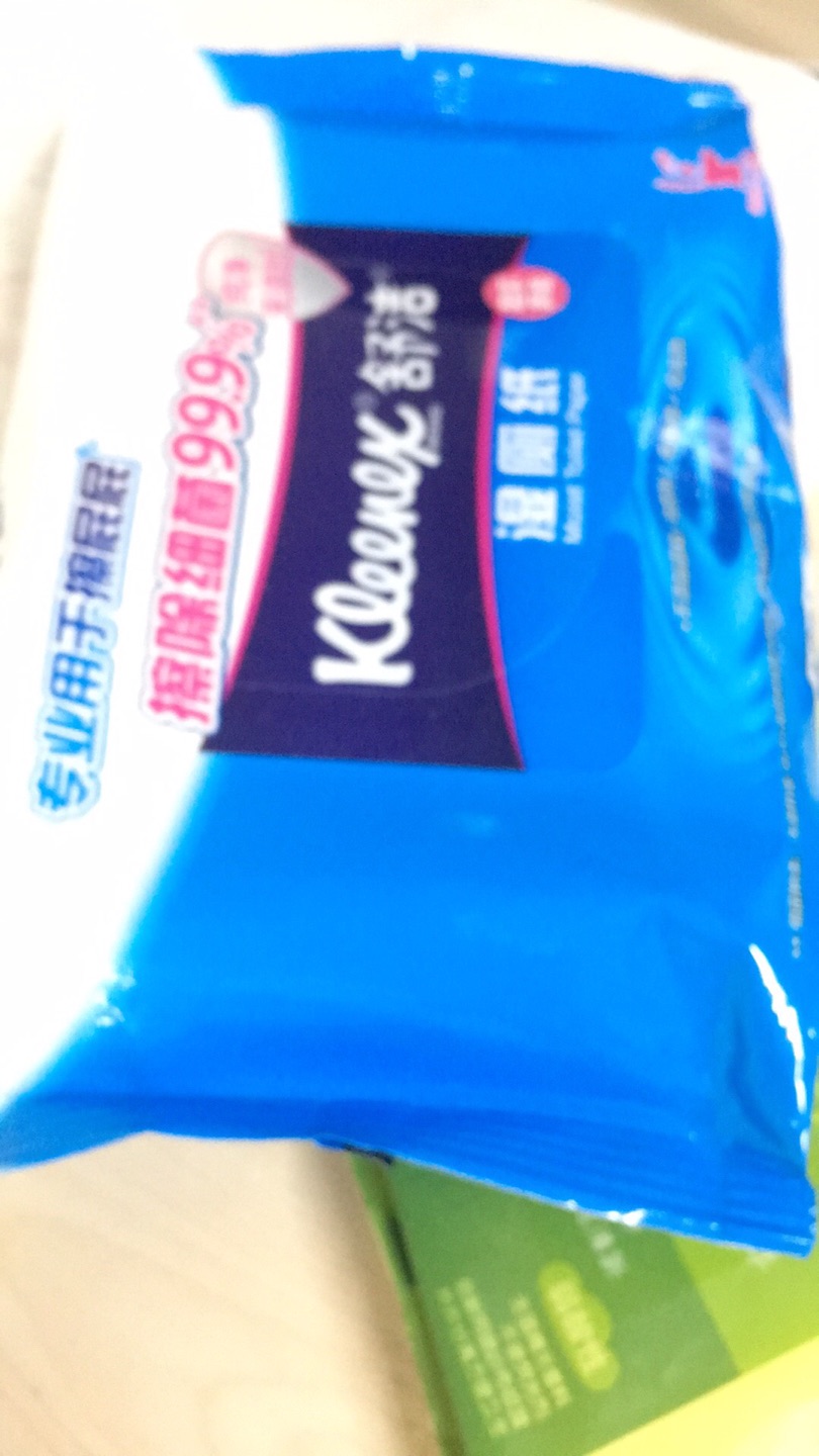 一直用这个牌子比起别的牌子,没有荧光增白剂和色素透明的液体很放心很好闻