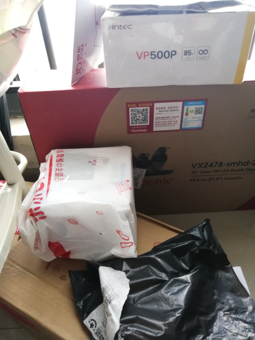 这个价买2K的也就那样吧,能用。边角稍稍漏光,不影响使用