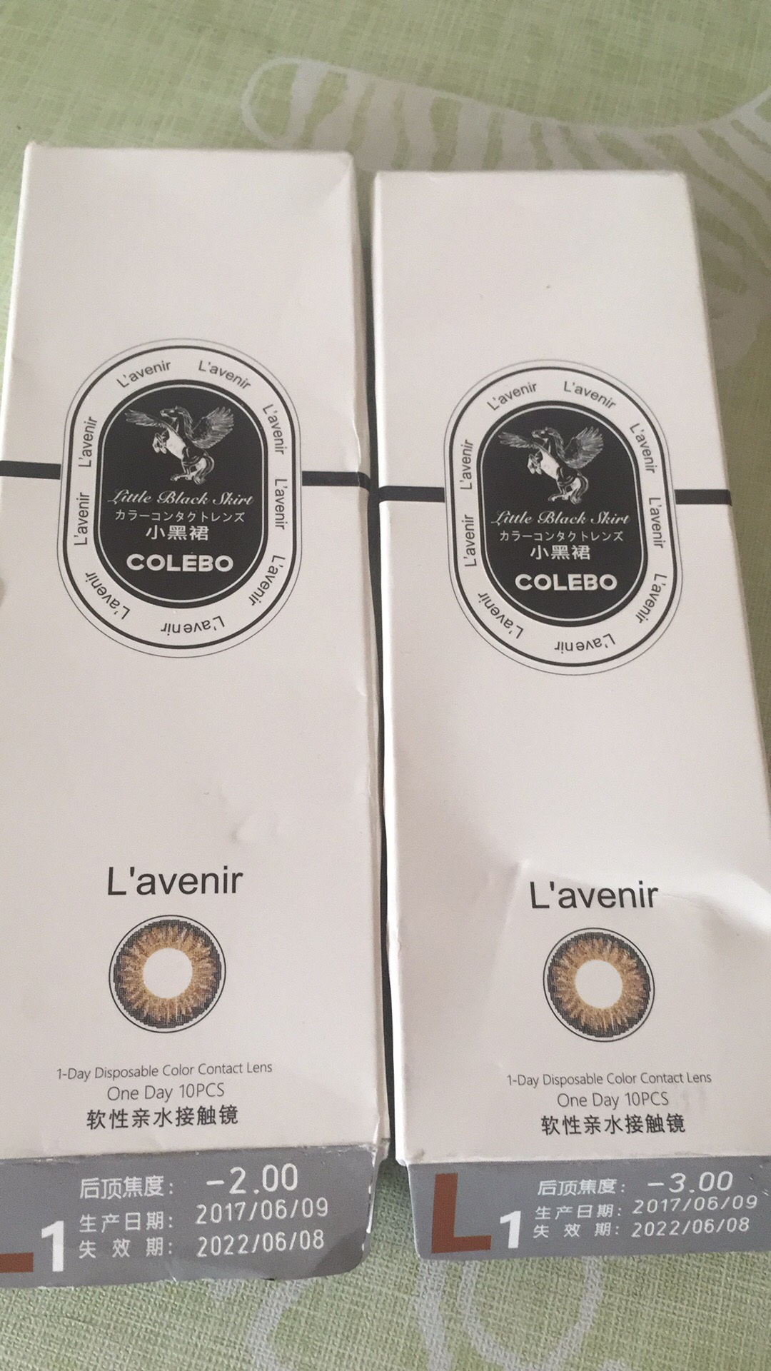 看着夸张,但是带上很自然。也没有不适感,日抛用起来还好是方便。