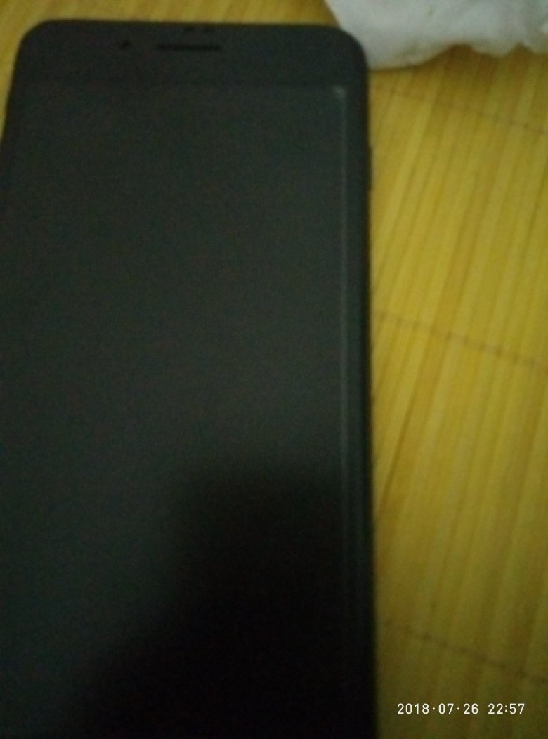 边上有白线根本贴不上去