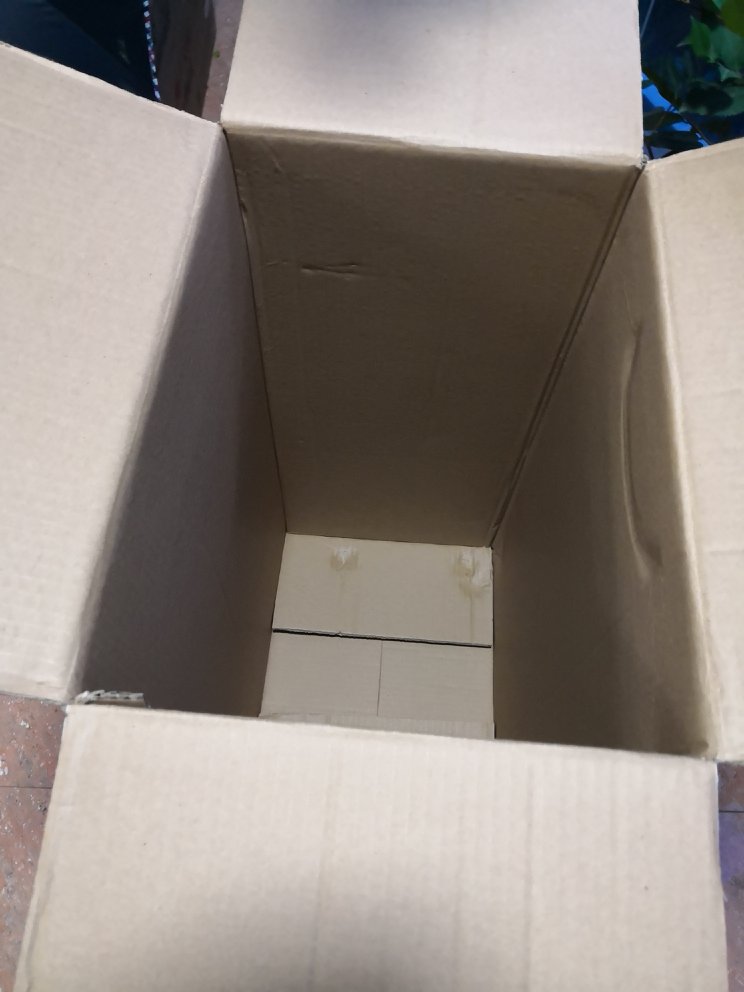 不错不错,价格优惠,就是刚打开还是有异味