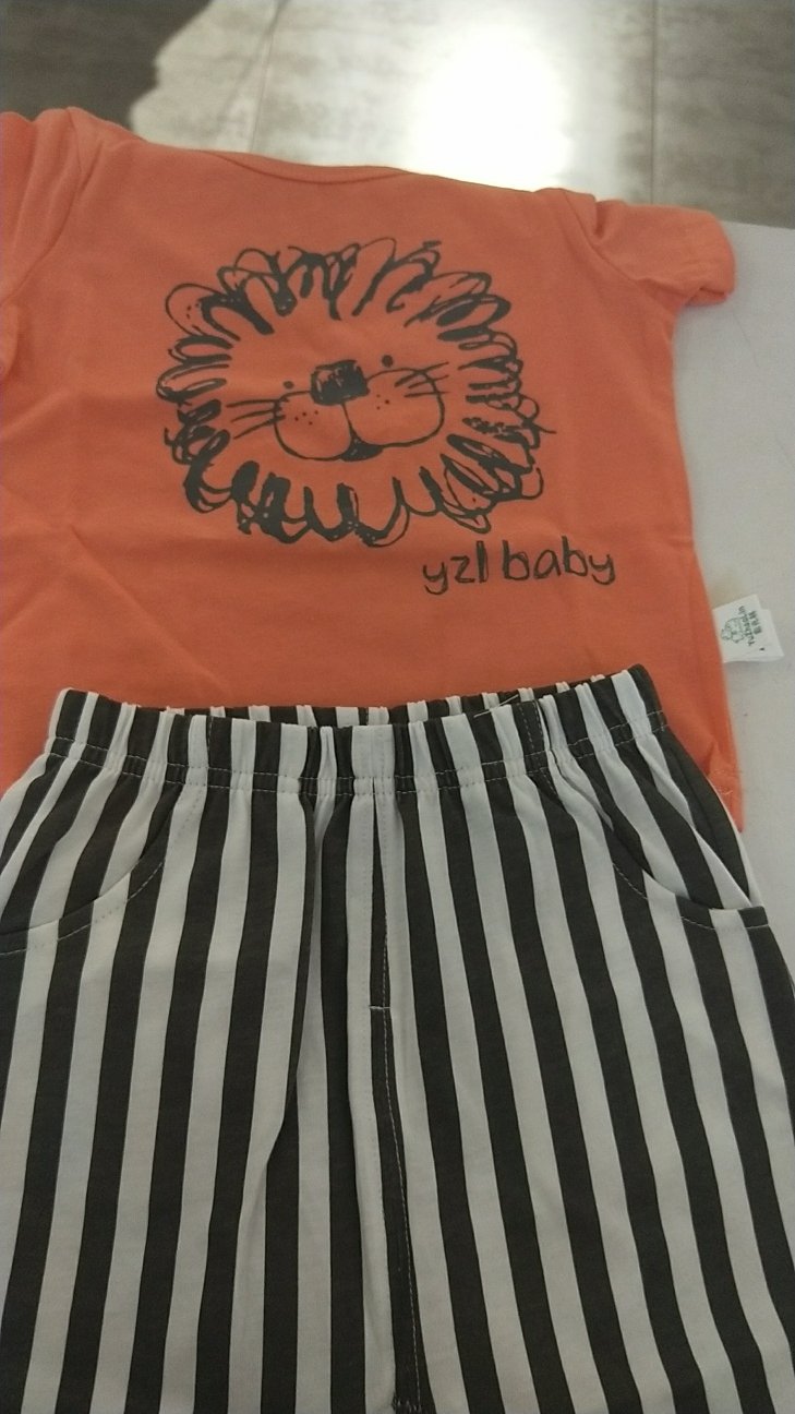 宝宝衣服纯棉的,很不错,而且活动五件才100元,很划算