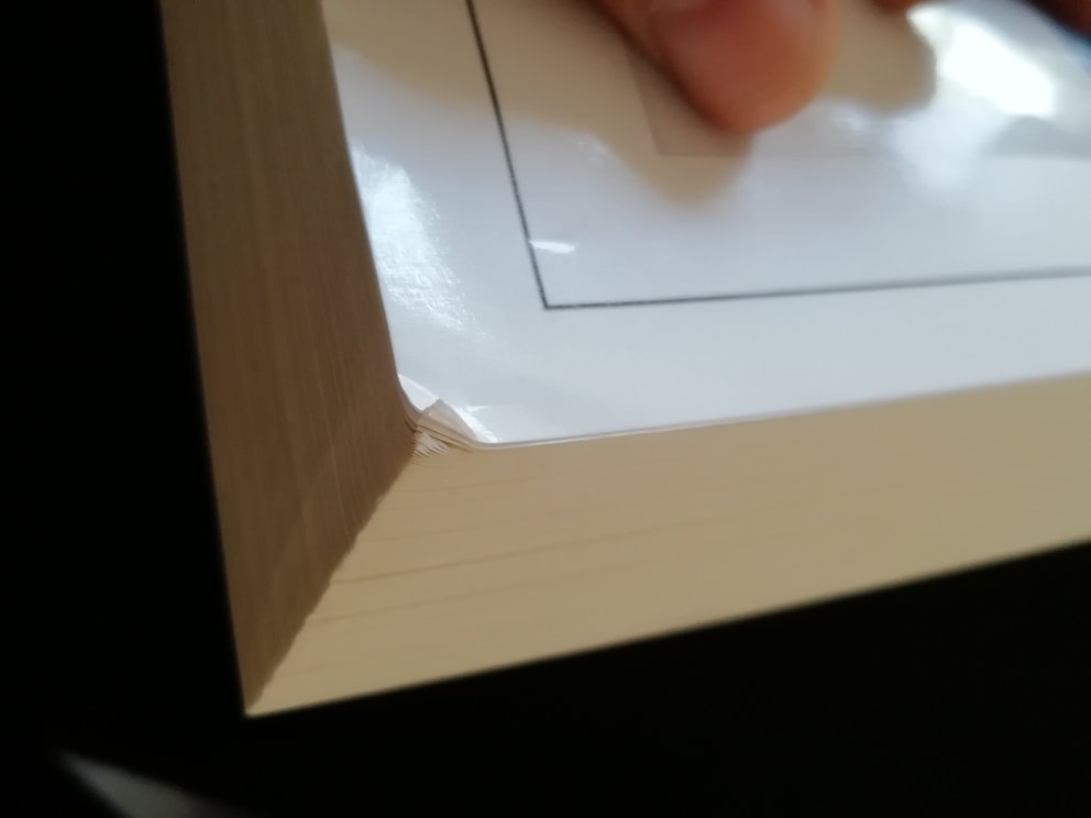 这两颗星是给书籍本身内容的,没有包装,就那么一本,边角都卷起来了,一看就是被人看过的,封面字体还模糊,不像正版,特别的失望!还买的意林,貌似在同一家店购买的,不知道为什么区别这么大