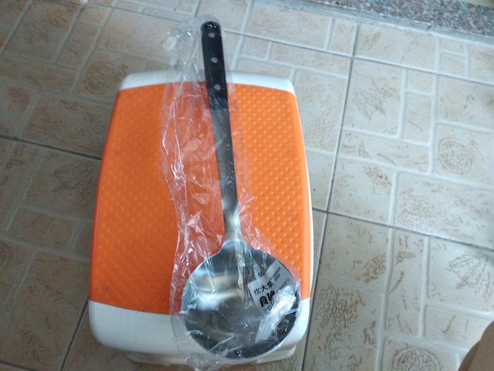 还行吧,把手不怎么样,还是挺贵的,写二十个字好难。