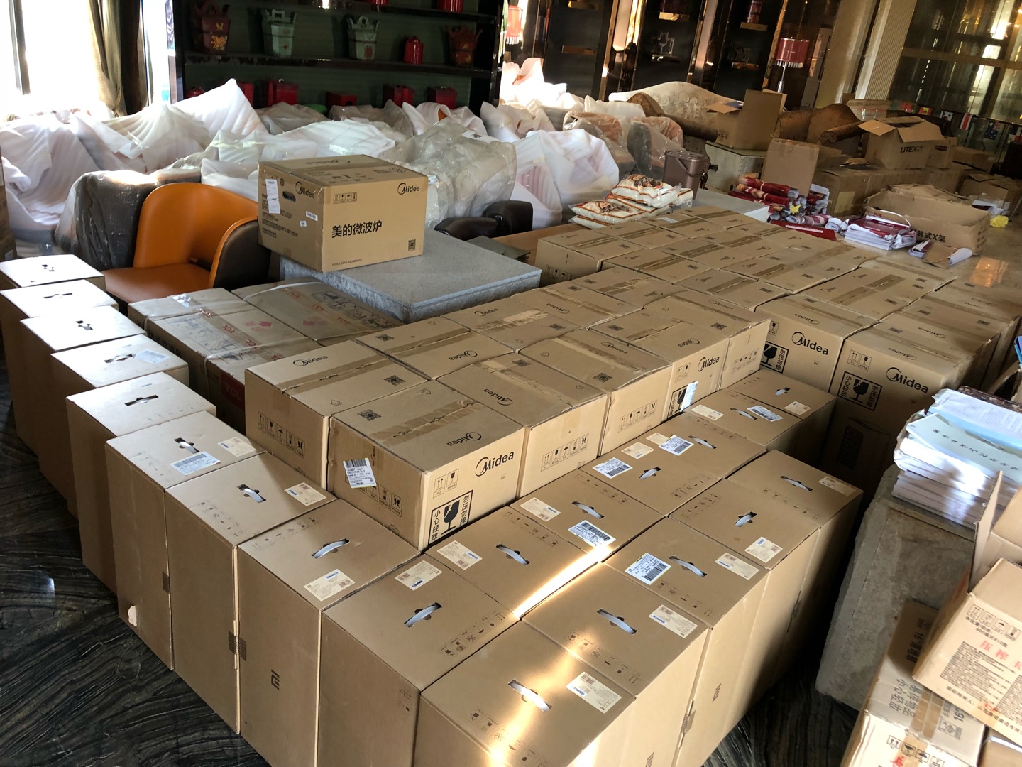 物流还可以 东西不知道了 送客户的 不知道怎么样 反正包装看起来是买过的里面最好看的