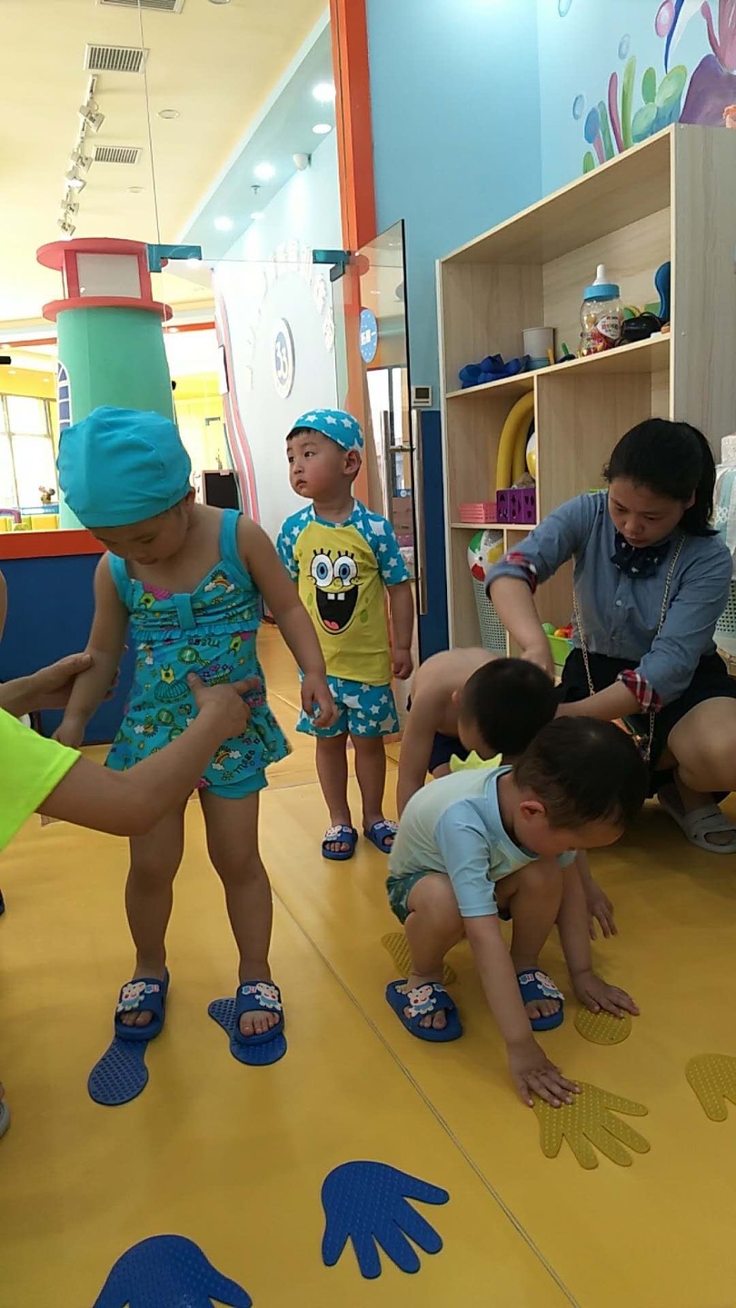 宝宝喜欢,还没用,幼儿园上游泳课用的