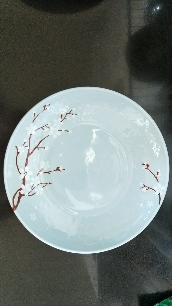 搞活动买的很划算,质量也不错,很好看,吃饭都有心情了,很喜欢这款!