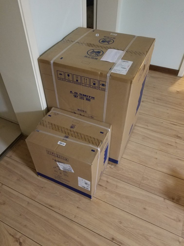 头天晚上10点发现有活动果断下单,第二天一早送到,送货师傅很负责,提前联系了我,非常好。由于我的安装地址写错了,安装师傅也主动联系了我,安排了安装时间,大品牌值得信赖!
