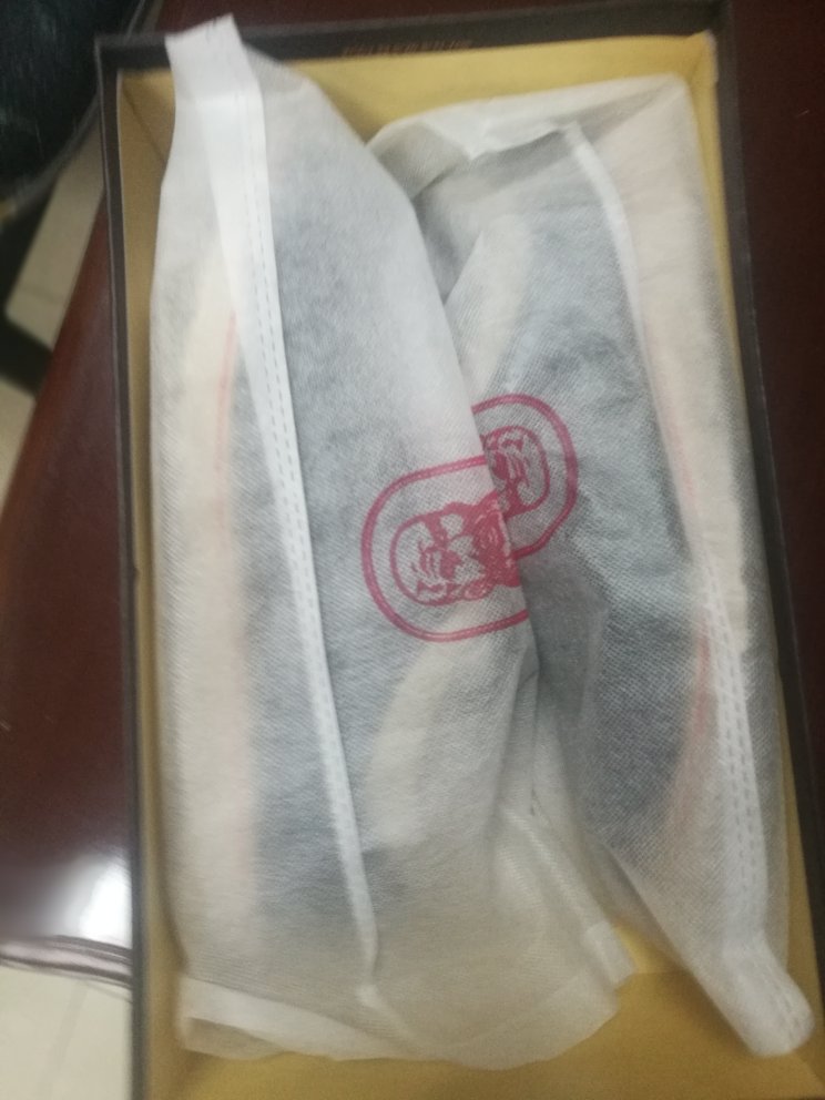 样式很好,穿着舒适,上班徒步都可以穿,好评!