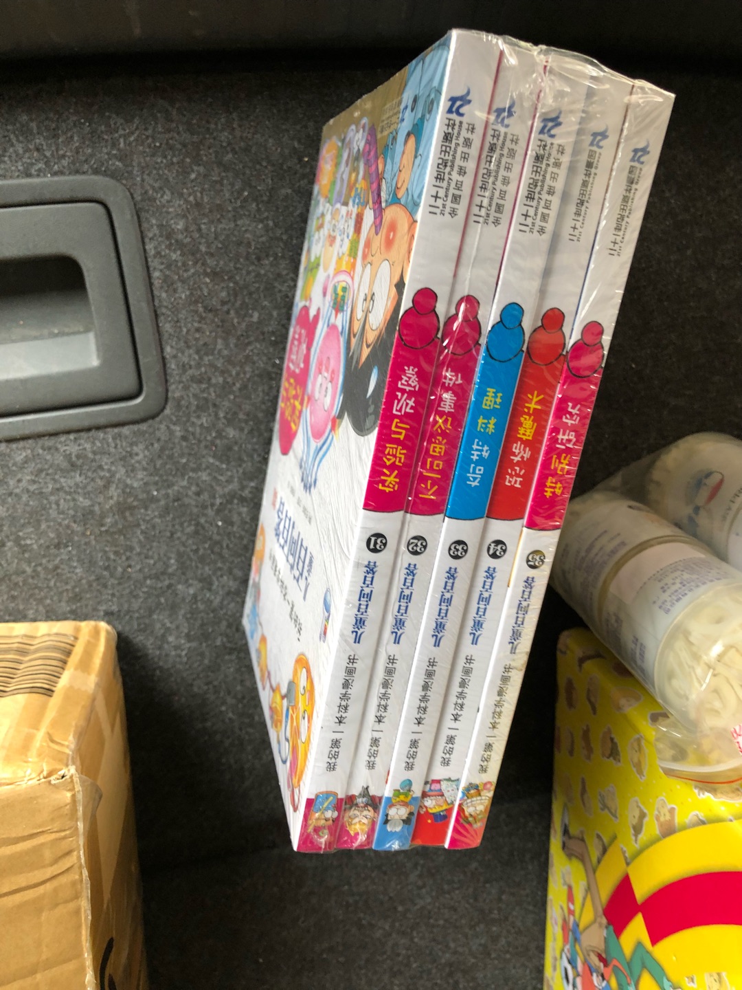 图书价格上涨,纸张价格上涨,JD活动还行,但是没有去年400-300之类的给力,这次100-50叠加200-80券也能做到400-280,良心了,所以买了一堆书,满意!
