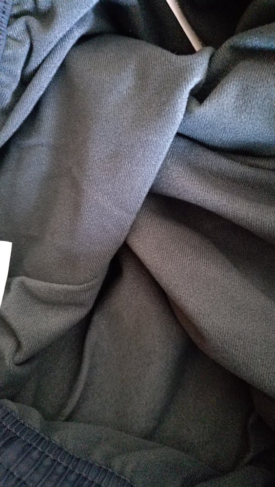 裤子有点厚,服务好。