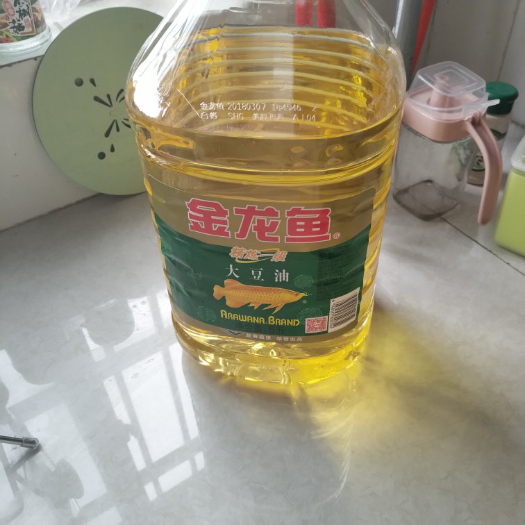 挺便宜的,比超市便宜几块钱,还送到楼下,很不错