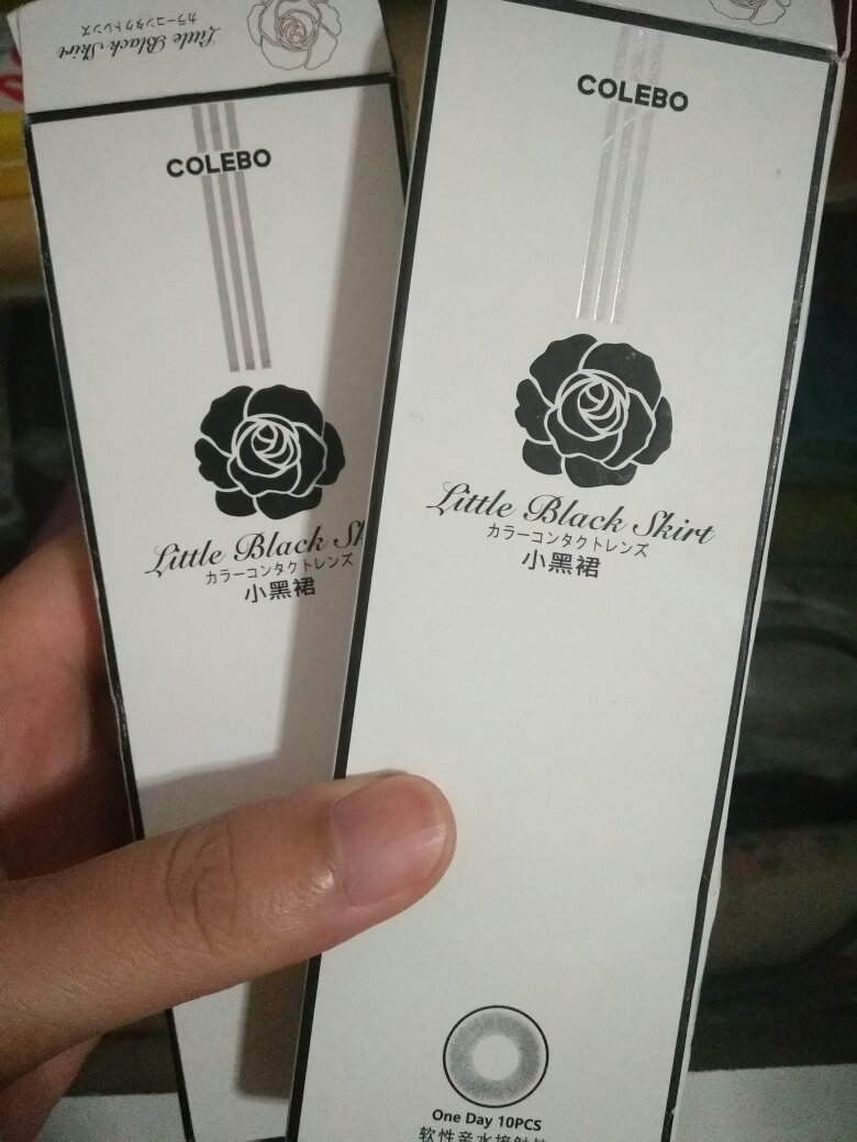 这个颜色戴了很好看,边缘不是那种死板的深色,喜欢!