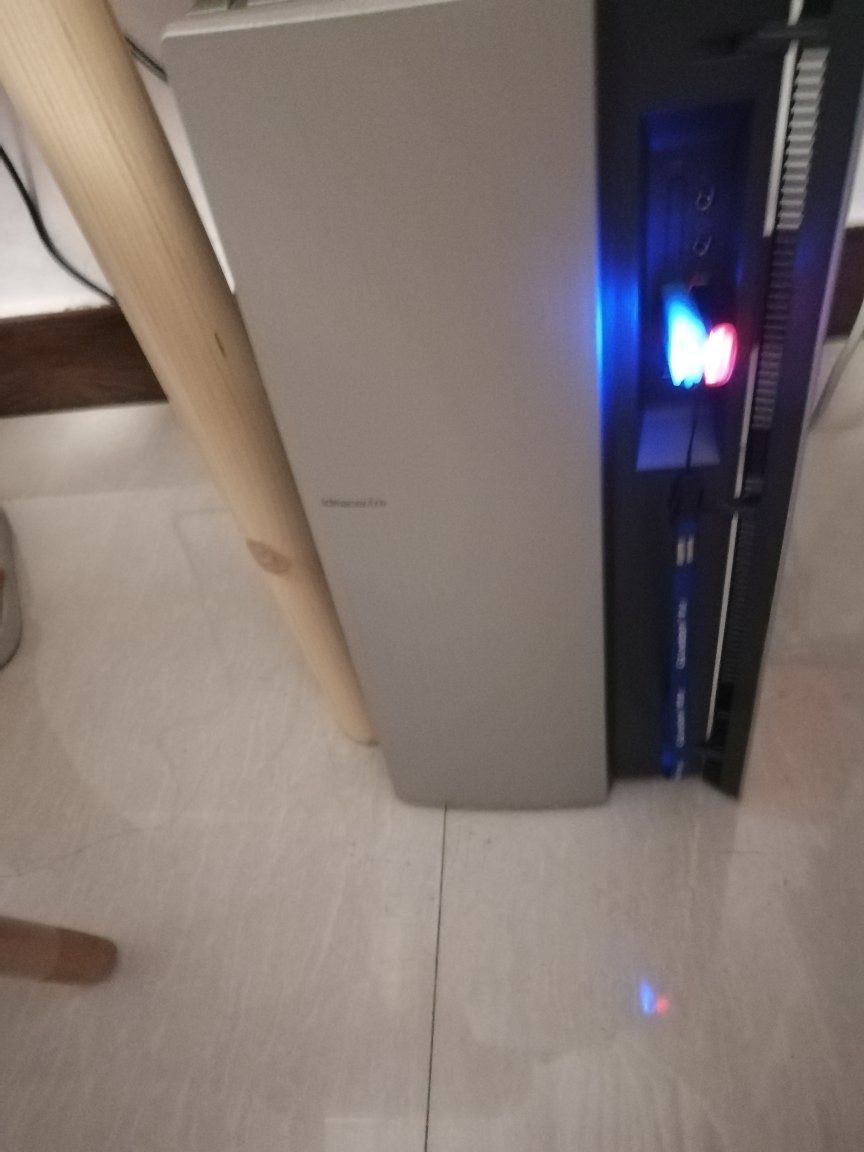早上十点多下单,下午五点就收到了,尽管今天一天下着雨体验到的速度,机器还在摸索中