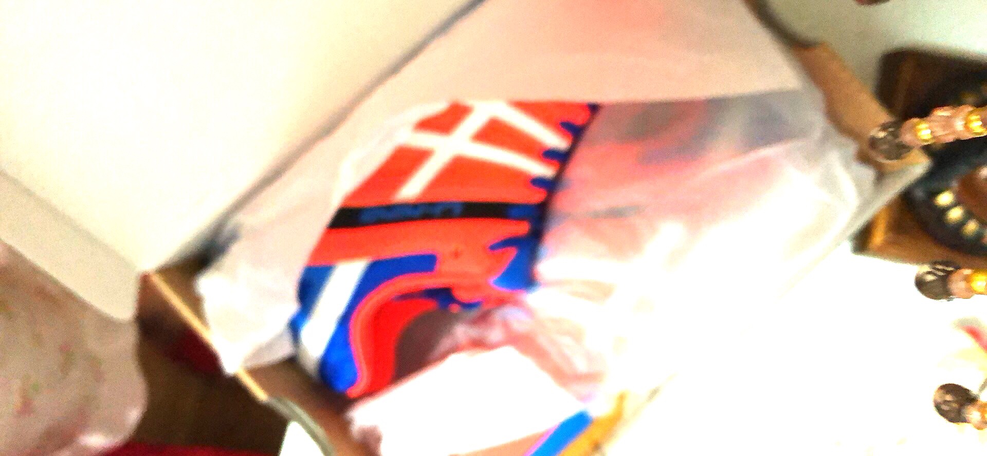 东西很好,很喜欢?质量不错颜色也很亮丽!