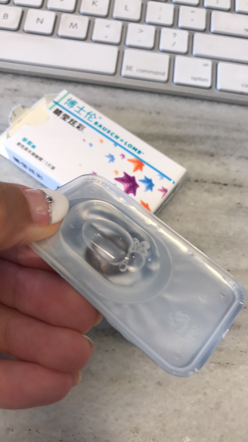 之前一直买这个,挺自然的,后来眼睛总有红血丝就没带了,买一副新的试试