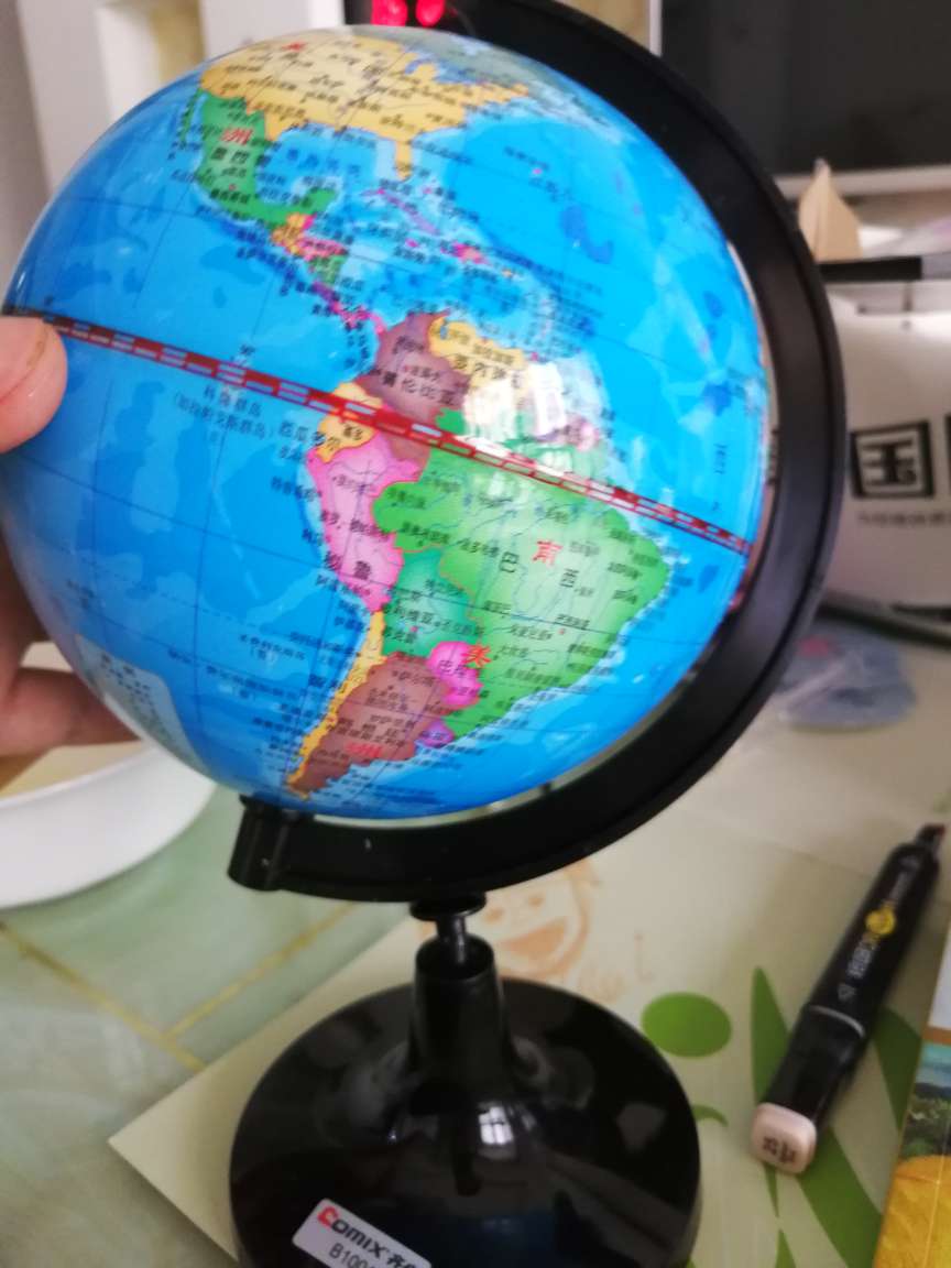 家里有一个大的,这次买来孩子学校用,地球仪大小刚好。字迹清晰。关键是价格实惠