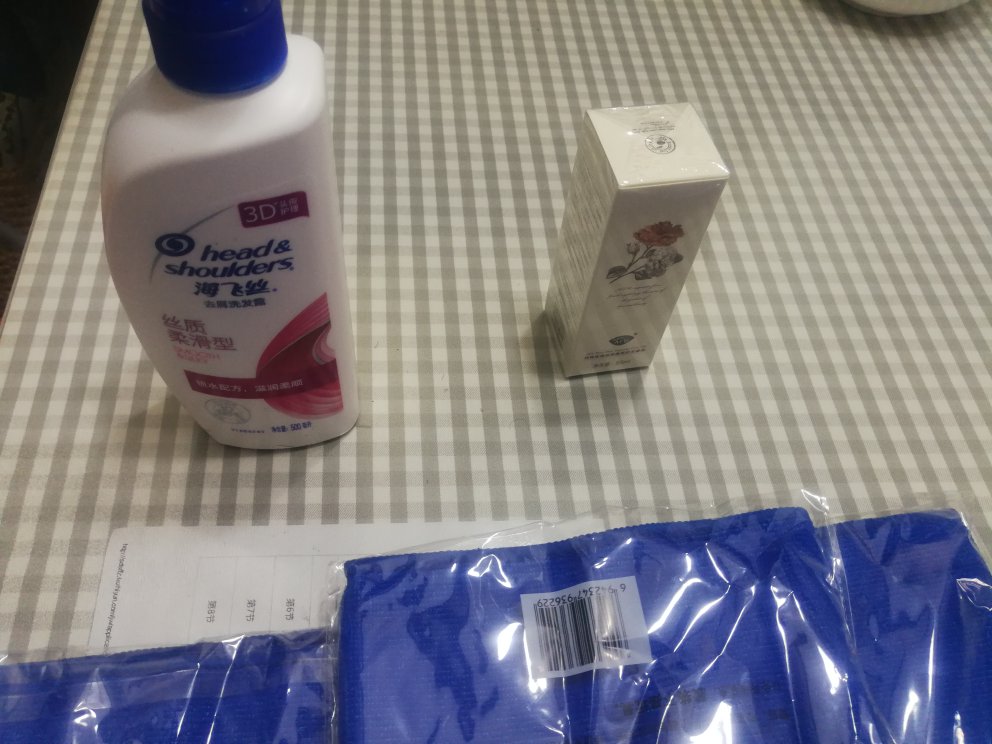 洗发后使用确实不错,一点也不油腻,头发很柔顺