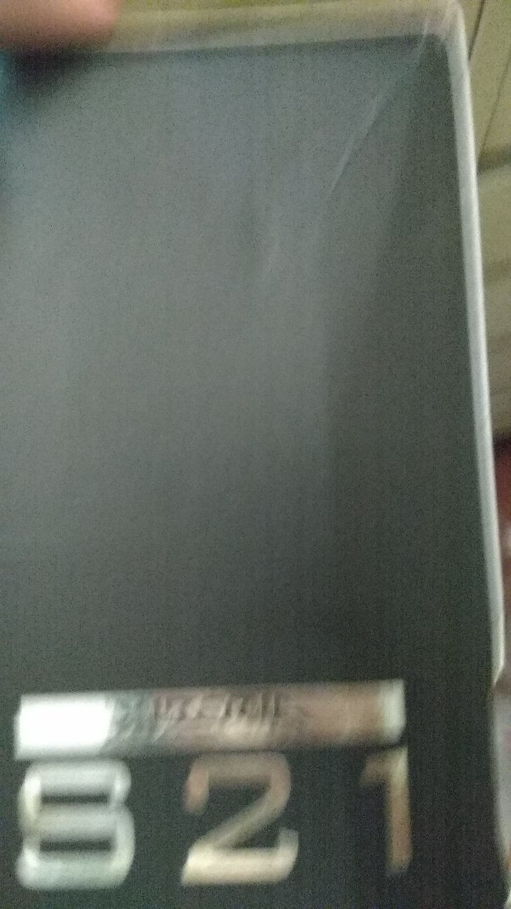 包装有点被挤压的感觉,戴着眼镜有点不舒服。不戴眼镜是真的舒服。