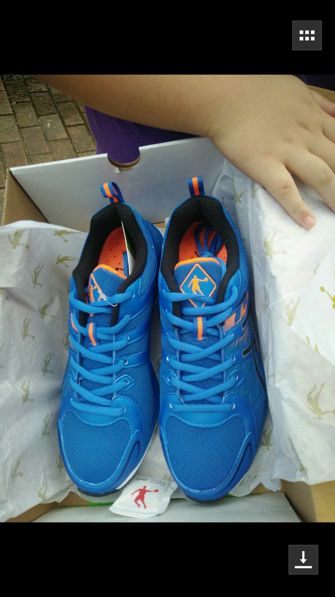 这鞋子很好穿也很舒服
