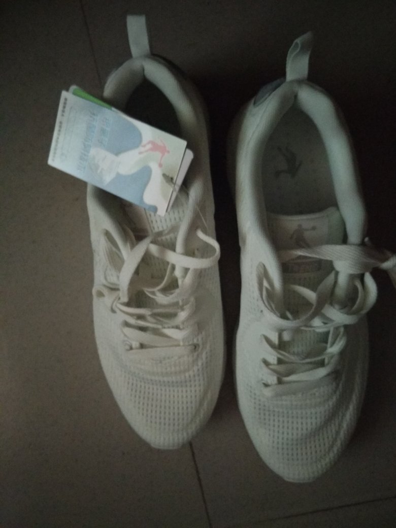 乔丹是我的最爱,快递也一流,鞋子质量杠杠的质量杠杠的。