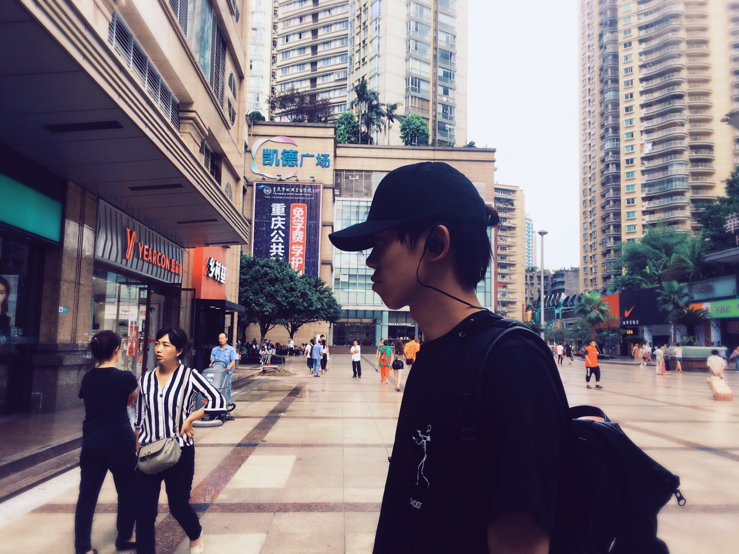 音质不错,戴起来也很舒服