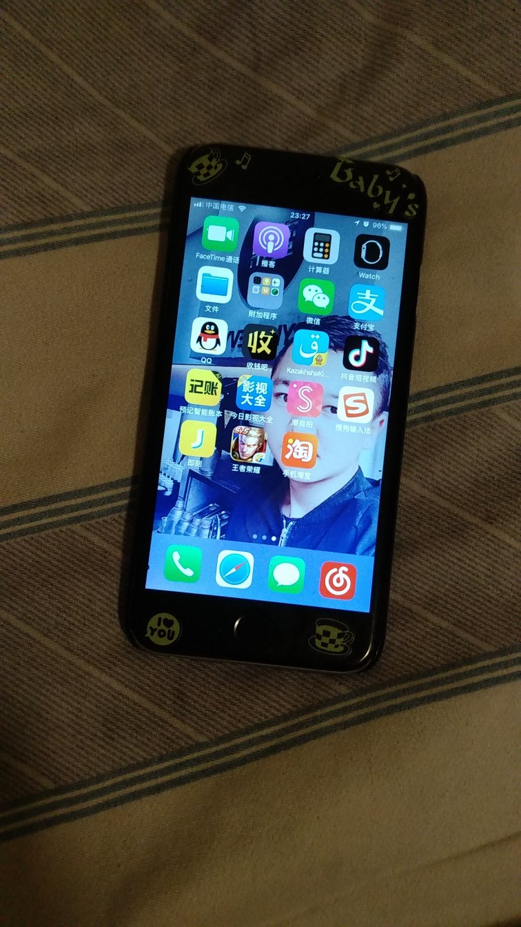 买了个二手的iphone,用了1个多月,高端大尚上档次!!???很是喜欢,给个好评,望继续努力!!!