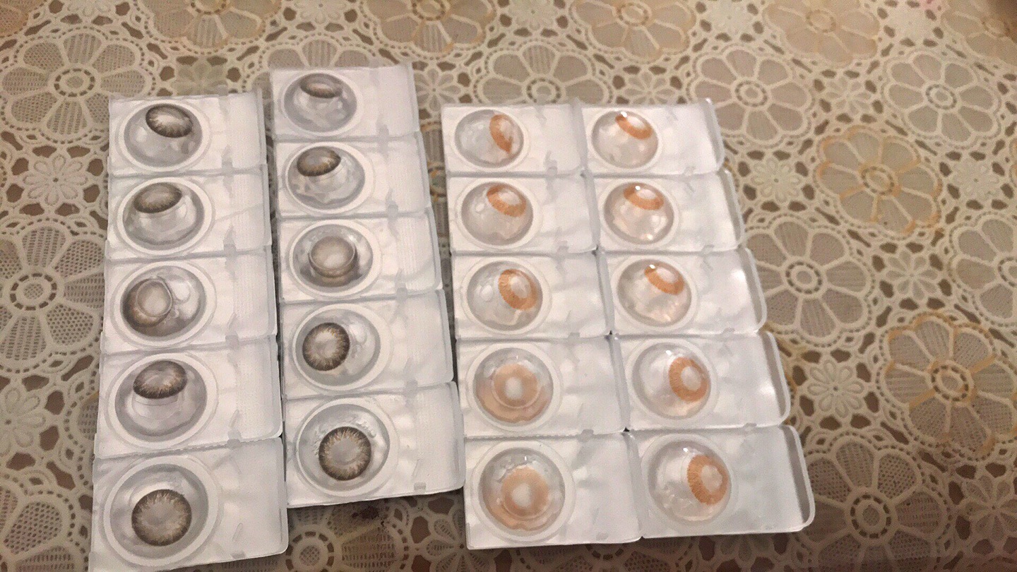 回购的 第一次怕不合适就买一盒 带上以后比我想象的舒服多了 颜色稍微有点明显 不适合淡妆