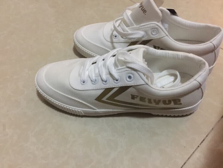 性价比比较高,穿着还可以,挺舒服的。