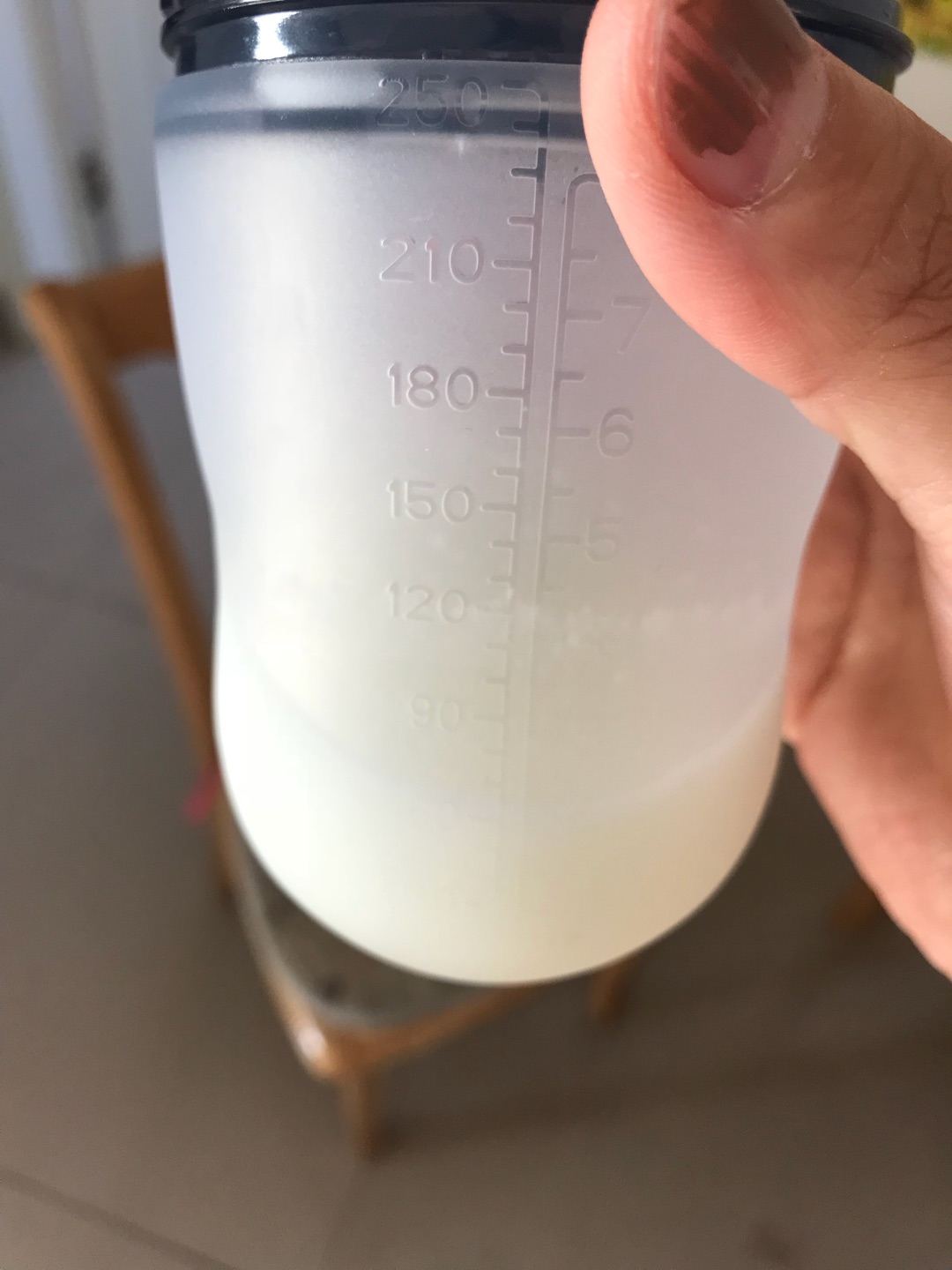 从出生就一直喝这个,宝宝别牌子的不喝,这次618活动非常划算,宝宝喝的多,有活动就囤货,不过日期是2017年11月份的日期有点长!