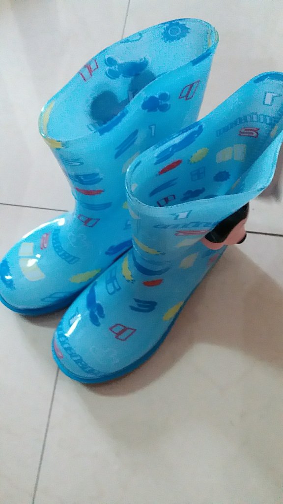 买给儿子的,看倒好好
