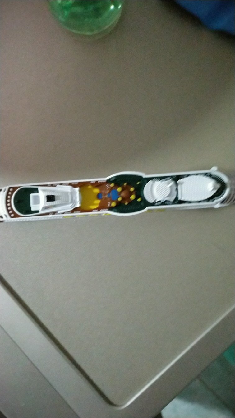 买的时候要注意,绝对比你想象中小。孩子洗澡时倒是一直在玩。但不能浮在水面上。没啥用处,就是随便玩玩吧。