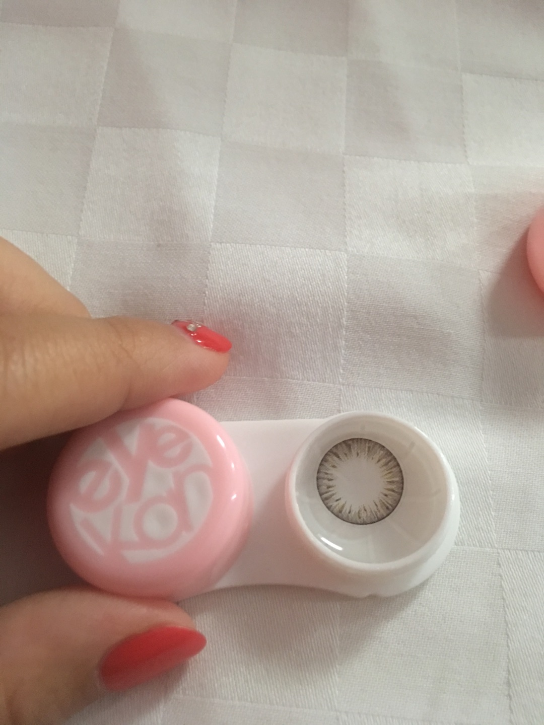 一直用海昌的眼镜,便宜又好带,棕色看起来又很自然!