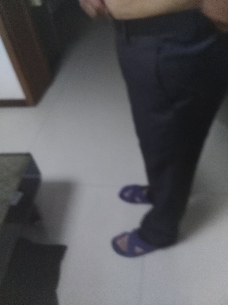 穿上裤子很显年轻版型像韩版显腿长不错