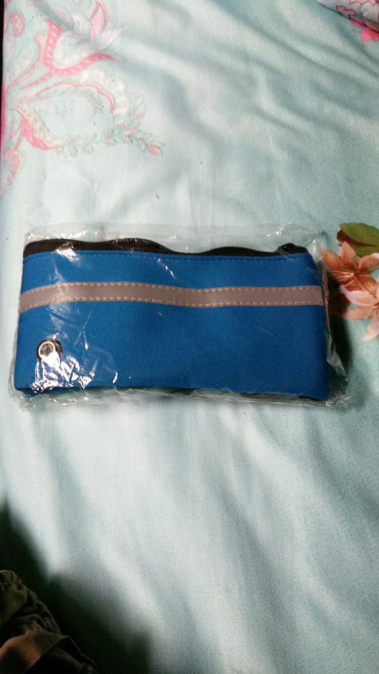 孩子很喜欢这个颜色,马上放假就开始晨跑了