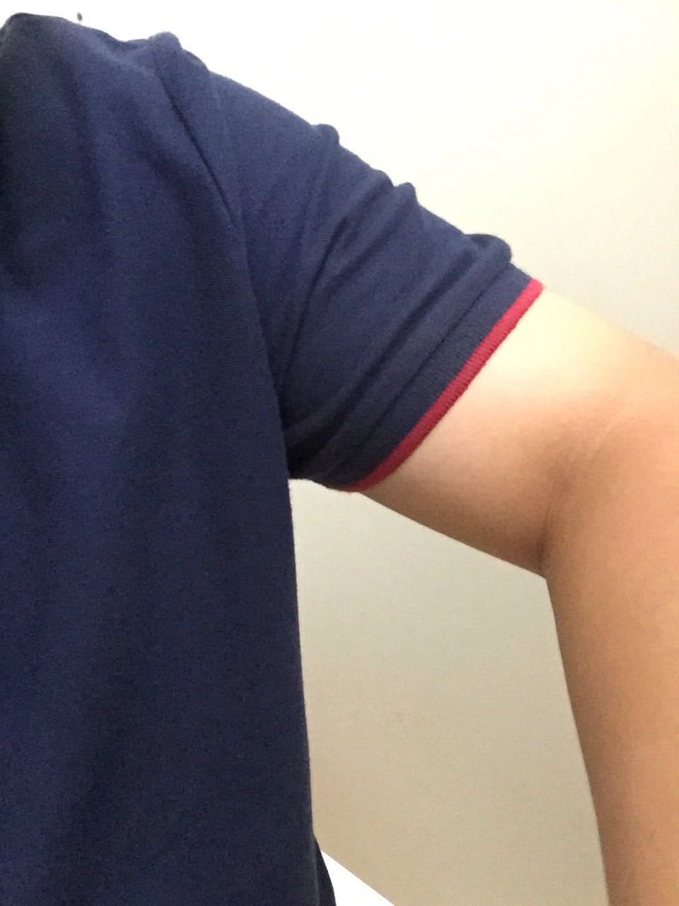 抢购了最后一件,穿起来还是不错的,面料品质都挺舒服的,觉得物有所值。