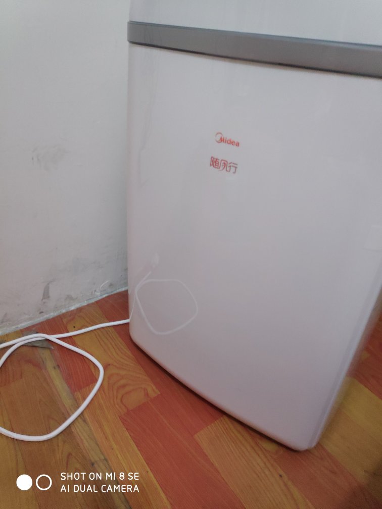 制冷效果不错,正常一小时一度电,移动方便。