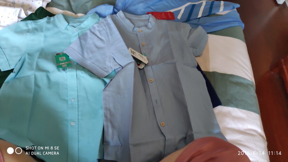 神券买的,物流也很快,第二日就送到了,衣服质量很好,儿子很喜欢。