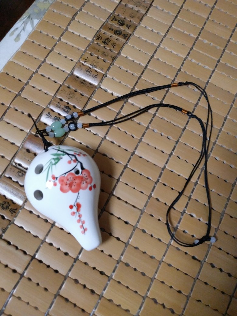 物流快速,一次买了两个,小朋友挺喜欢的,送的链子也挺漂亮!价格也还挺实惠的!