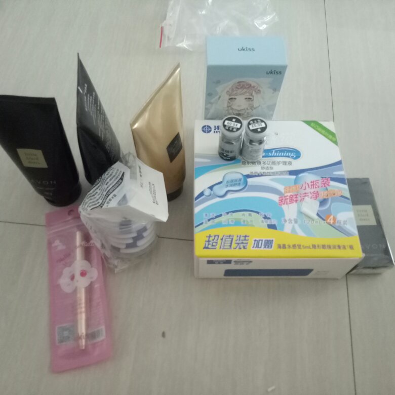 雅芳(AVON)小黑裙香体乳150克 (身体乳 女润体乳滋润肌肤),最钟爱的黑裙,喜欢这个味道