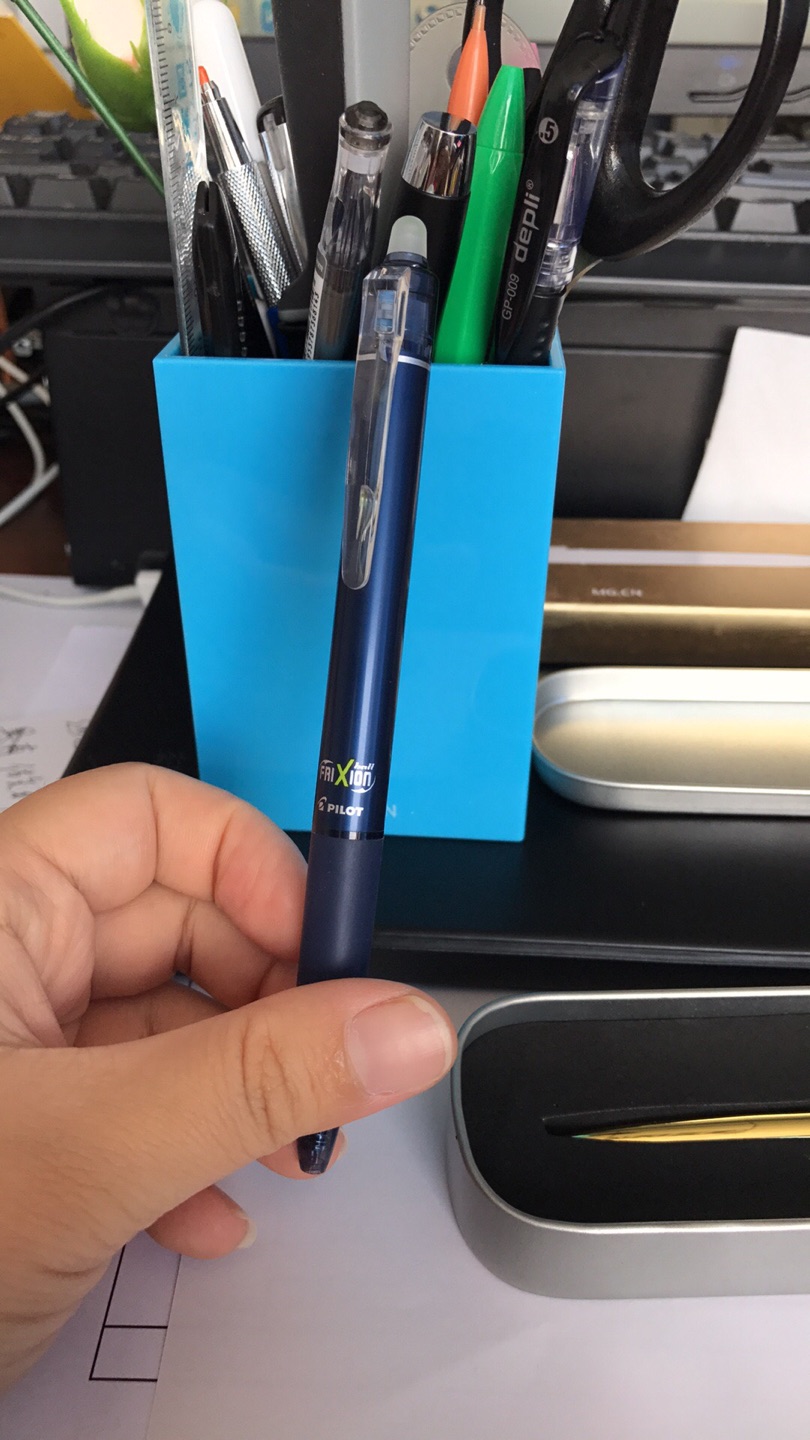 非常好用,凑钱买的,写完可以擦掉,擦的很干净,神奇